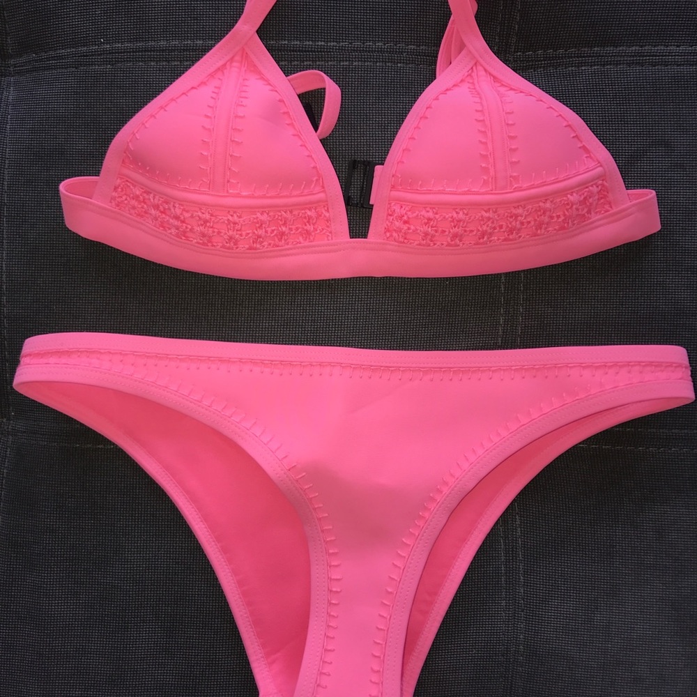 Hot pink triangl swimsuit 💞💞